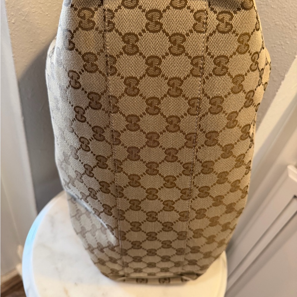 Gucci Sukey Beige and Metallic Monogram tote includes charm with COA - Picture 13 of 17